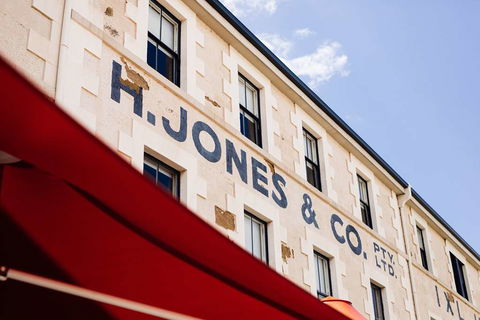 The Henry Jones Art Hotel - New Castle Tourism 0