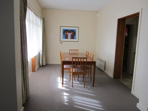 University House - ANU - Newcastle Accommodation 37