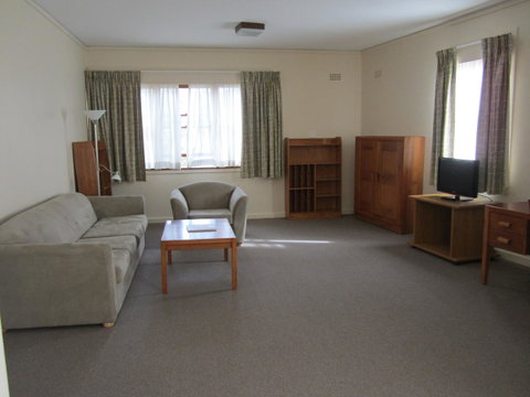 University House - ANU - Newcastle Accommodation 39