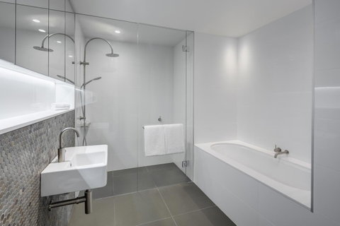Vibe Hotel Canberra - Newcastle Accommodation 32