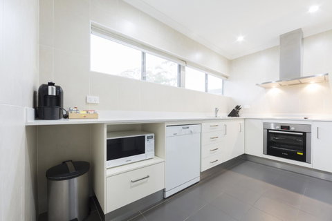 Forrest Hotel & Apartments - Newcastle Accommodation 37