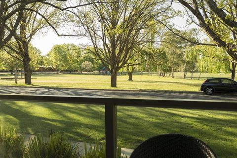Forrest Hotel & Apartments - Newcastle Accommodation 5