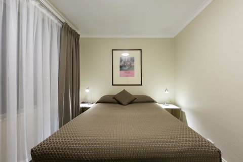 Forrest Hotel & Apartments - Newcastle Accommodation 17