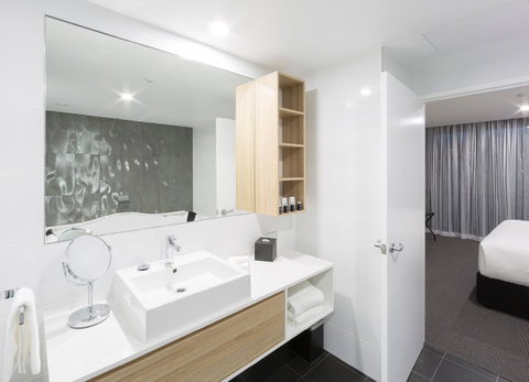 Avenue Hotel Canberra - Newcastle Accommodation 11