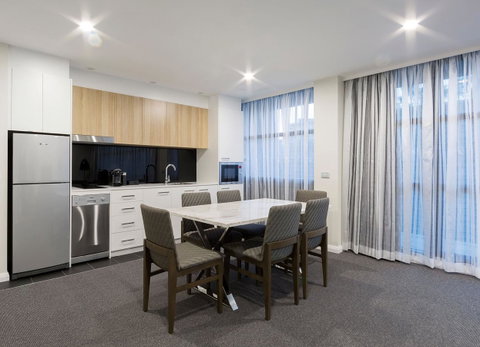 Avenue Hotel Canberra - Newcastle Accommodation 9