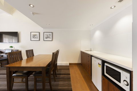 Mercure Canberra - Newcastle Accommodation 17