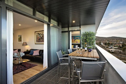 Greenwich Apartment - Newcastle Accommodation 0