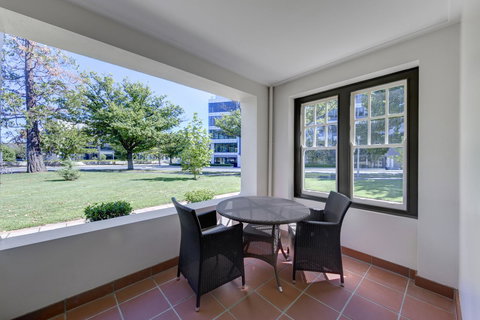 Hotel Kurrajong Canberra - Newcastle Accommodation 10