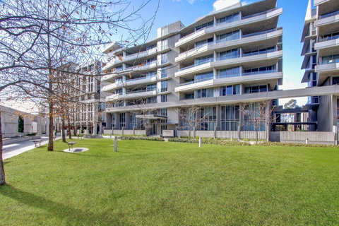 Realm Park 39 Barton ACT - Newcastle Accommodation 39