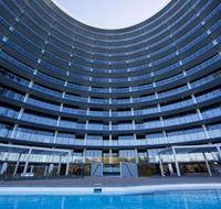 Accommodate Canberra - Manhattan on the Park - New Castle Tourism