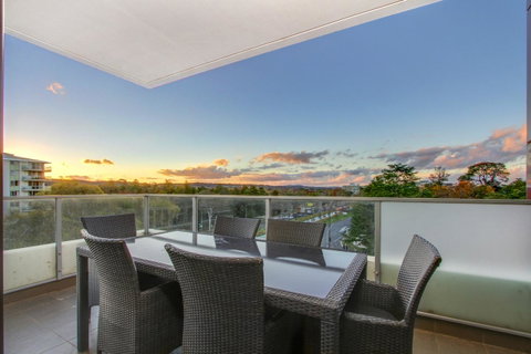 IQ Smart Apartments 704 Braddon ACT - Newcastle Accommodation 7