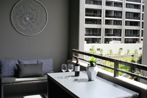 Modern Executive Apt@Barton*1BR*WiFi*Gym*Secure Parking*Canberra - Newcastle Accommodation 2