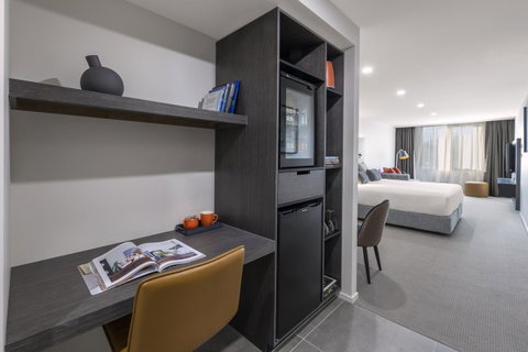 Deco Hotel Canberra - Newcastle Accommodation 7