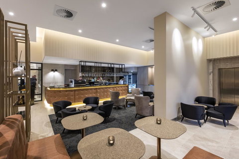 Deco Hotel Canberra - Newcastle Accommodation 3