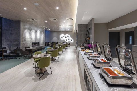 Deco Hotel Canberra - Newcastle Accommodation 2