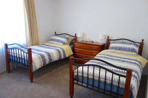 Kingston Comfy Apartment - Newcastle Accommodation 2