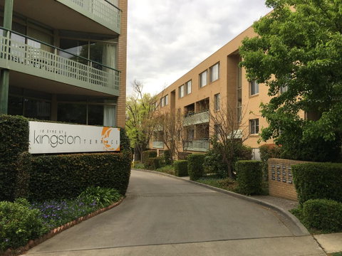Kingston Comfy Apartment - Newcastle Accommodation 0