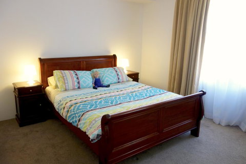 Kingston Comfy Apartment - Newcastle Accommodation 1