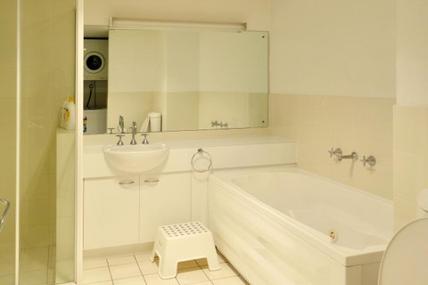 Kingston Comfy Apartment - Newcastle Accommodation 7