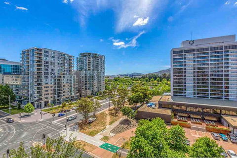 Spacious 1BR Stylish New Acton Apartment +Parking - Newcastle Accommodation 18