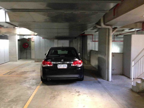 Spacious 1BR Stylish New Acton Apartment +Parking - Newcastle Accommodation 10