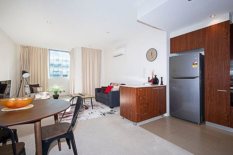 Spacious 1BR Stylish New Acton Apartment +Parking - Newcastle Accommodation 5