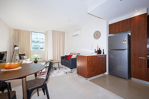 Spacious 1BR Stylish New Acton Apartment +Parking - Newcastle Accommodation 8