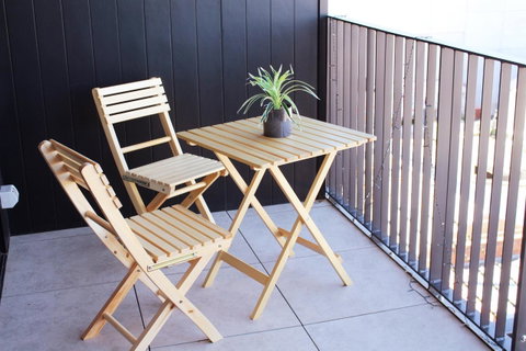 Stylish, Modern, Cute As A Button - Braddon CBD - Newcastle Accommodation 13