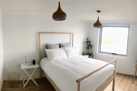 Staying Places - The Avenue - Newcastle Accommodation 10