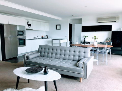 Staying Places - The Avenue - Newcastle Accommodation 18
