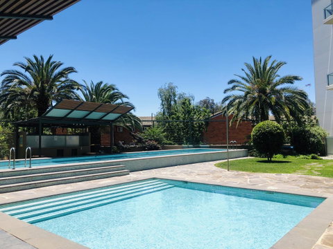 Staying Places - The Avenue - Newcastle Accommodation 1