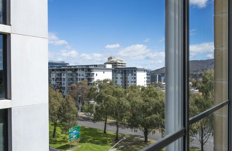 Mantra On Northbourne - Newcastle Accommodation 24