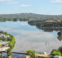3BR Executive Apartment with Lake and Mountain views - Newcastle Accommodation