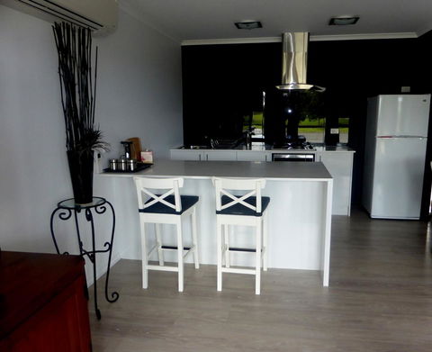 Lure Bed And Breakfast - Newcastle Accommodation 4