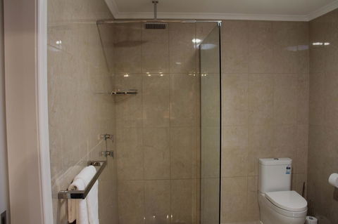 Lure Bed And Breakfast - Newcastle Accommodation 8