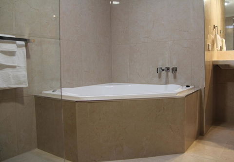 Lure Bed And Breakfast - Newcastle Accommodation 7