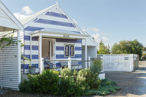 Beach Huts Middleton - New Castle Tourism 39
