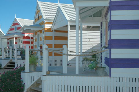 Beach Huts Middleton - New Castle Tourism 0