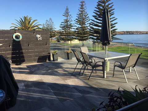 Crystal Blue Apartment - Newcastle Accommodation 4