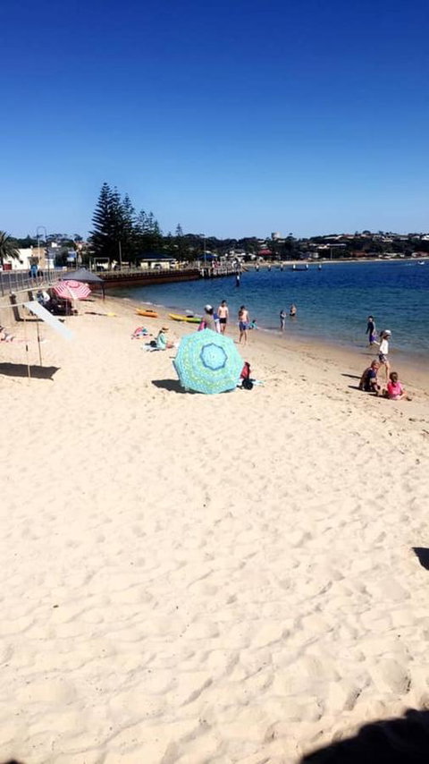 Crystal Blue Apartment - Newcastle Accommodation 13