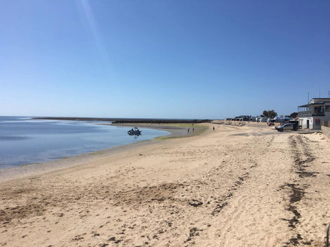 Crystal Blue Apartment - Newcastle Accommodation 18