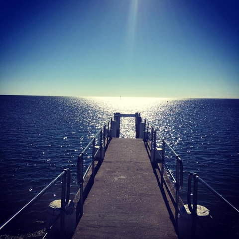 Crystal Blue Apartment - Newcastle Accommodation 11