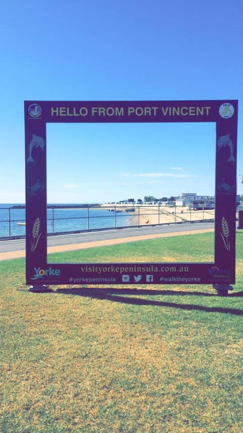 Crystal Blue Apartment - Newcastle Accommodation 10