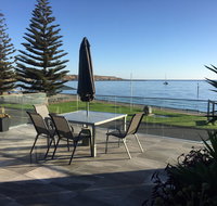 crystal blue apartment - Newcastle Accommodation