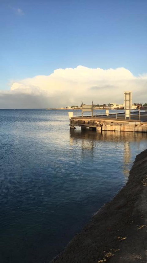 Crystal Blue Apartment - Newcastle Accommodation 8