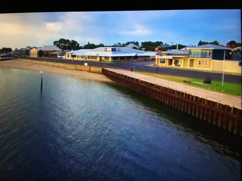 Crystal Blue Apartment - Newcastle Accommodation 30