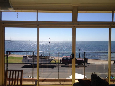 Crystal Blue Apartment - Newcastle Accommodation 31