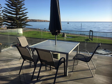 Crystal Blue Apartment - Newcastle Accommodation 2