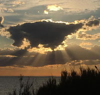 Blissful Beachfront Beachouse - Newcastle Accommodation