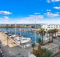 Port Adelaide Executive Waterfront Apartment - Newcastle Accommodation
